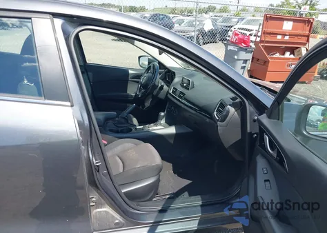 2014 Mazda Mazda3 I Touring z USA, uszkodzony, nr VIN JM1BM1V72E1136091